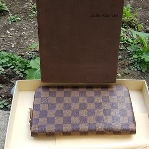 ⭐FINAL- Louis Vuitton Clutch Wallet⭐